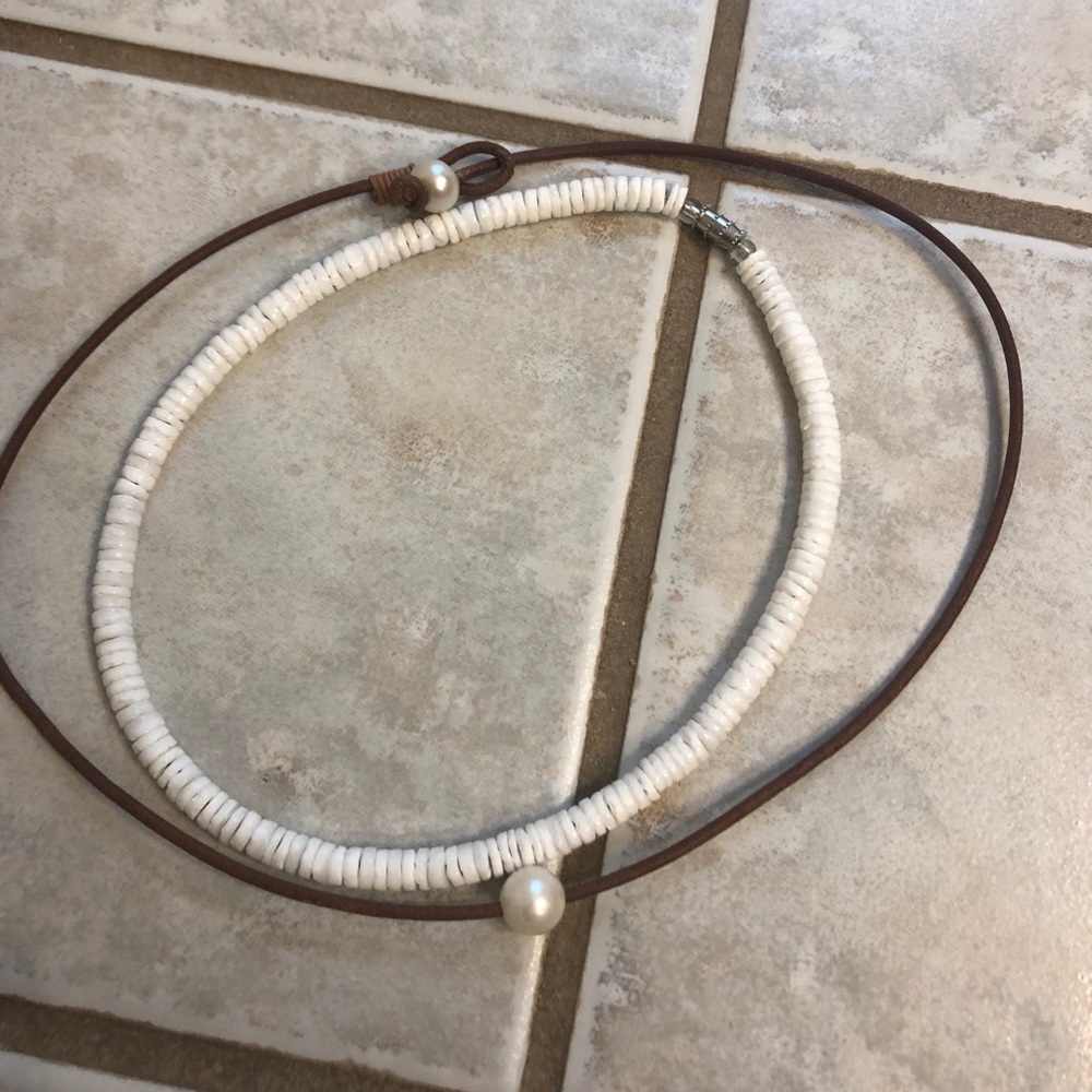 Puka shell choker & pearl necklace